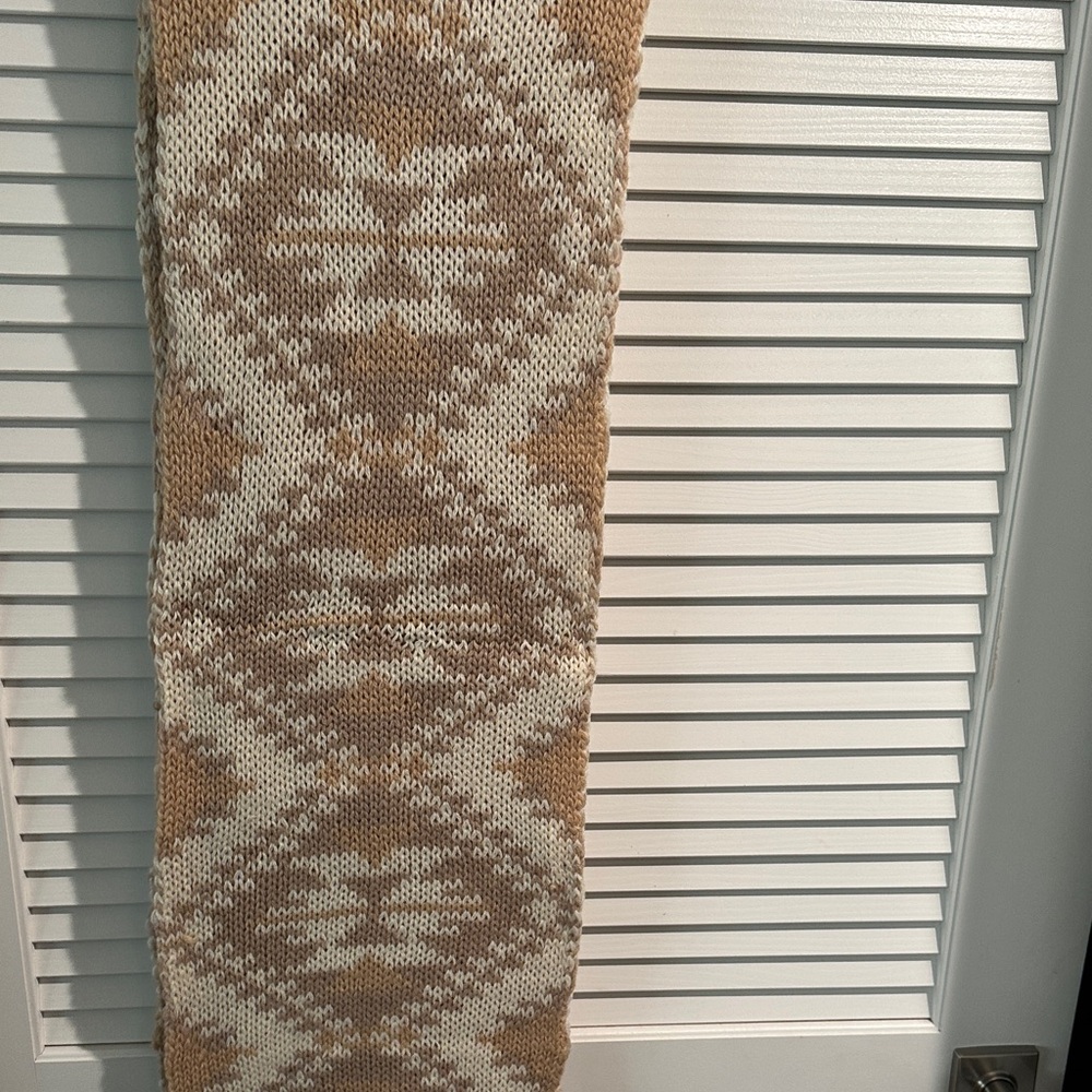 NWT Ralph Lauren  Deset San Knitted Scarf.